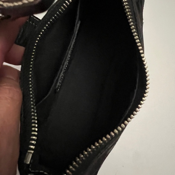 Vintage Coach Black Shoulder Bag with Buckle Detail - Picture 13 of 14